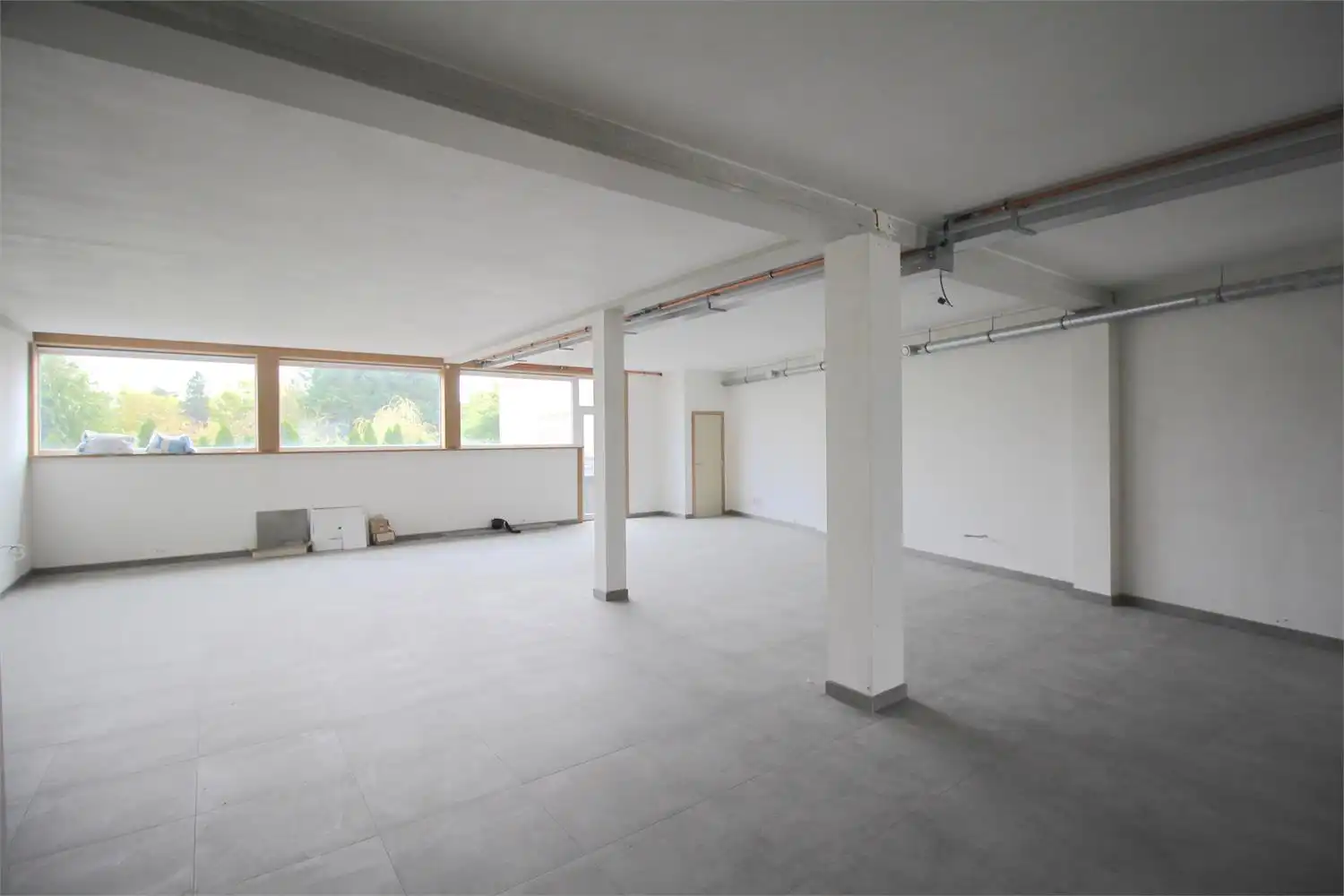 Handelspand met ondergrondse opslagplaats en 5 staplaatsen foto 10