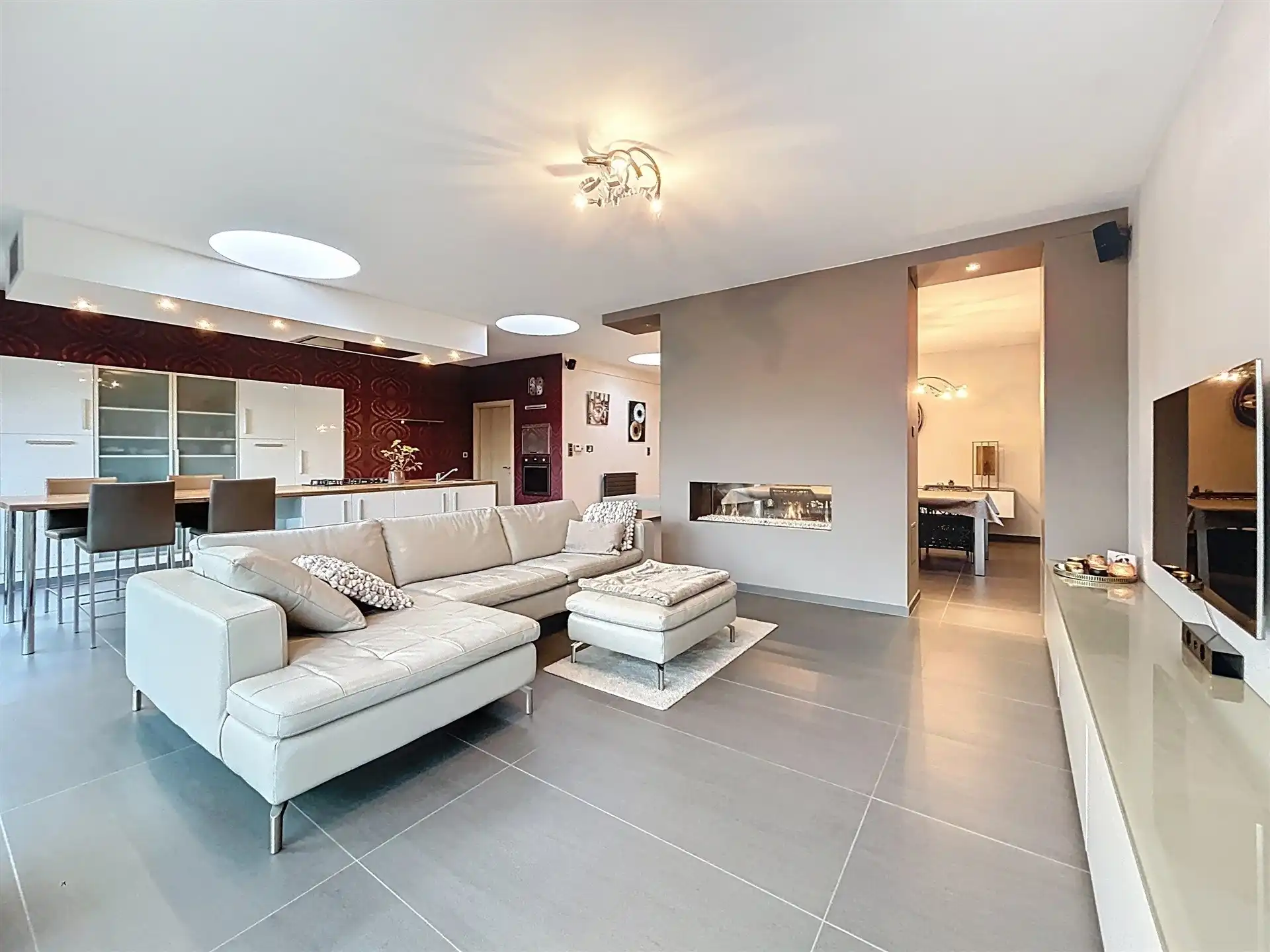 Energiezuinige gezinswoning met 5 slaapkamers en bijgebouw op perceel van 511m² foto 2