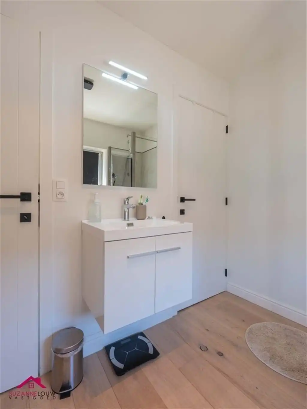 Op te frissen woning in gesloten bebouwing foto 21