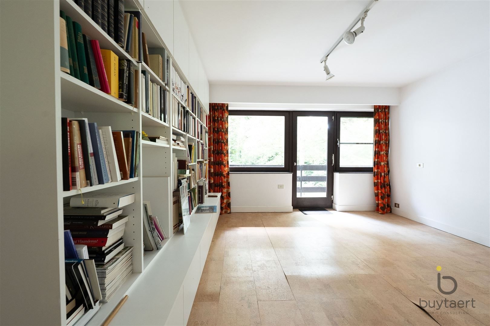 RUIMTE, LICHT ÉN KARAKTER: TE RENOVEREN 70’S VILLA MIDDEN IN HET GROEN! foto 35