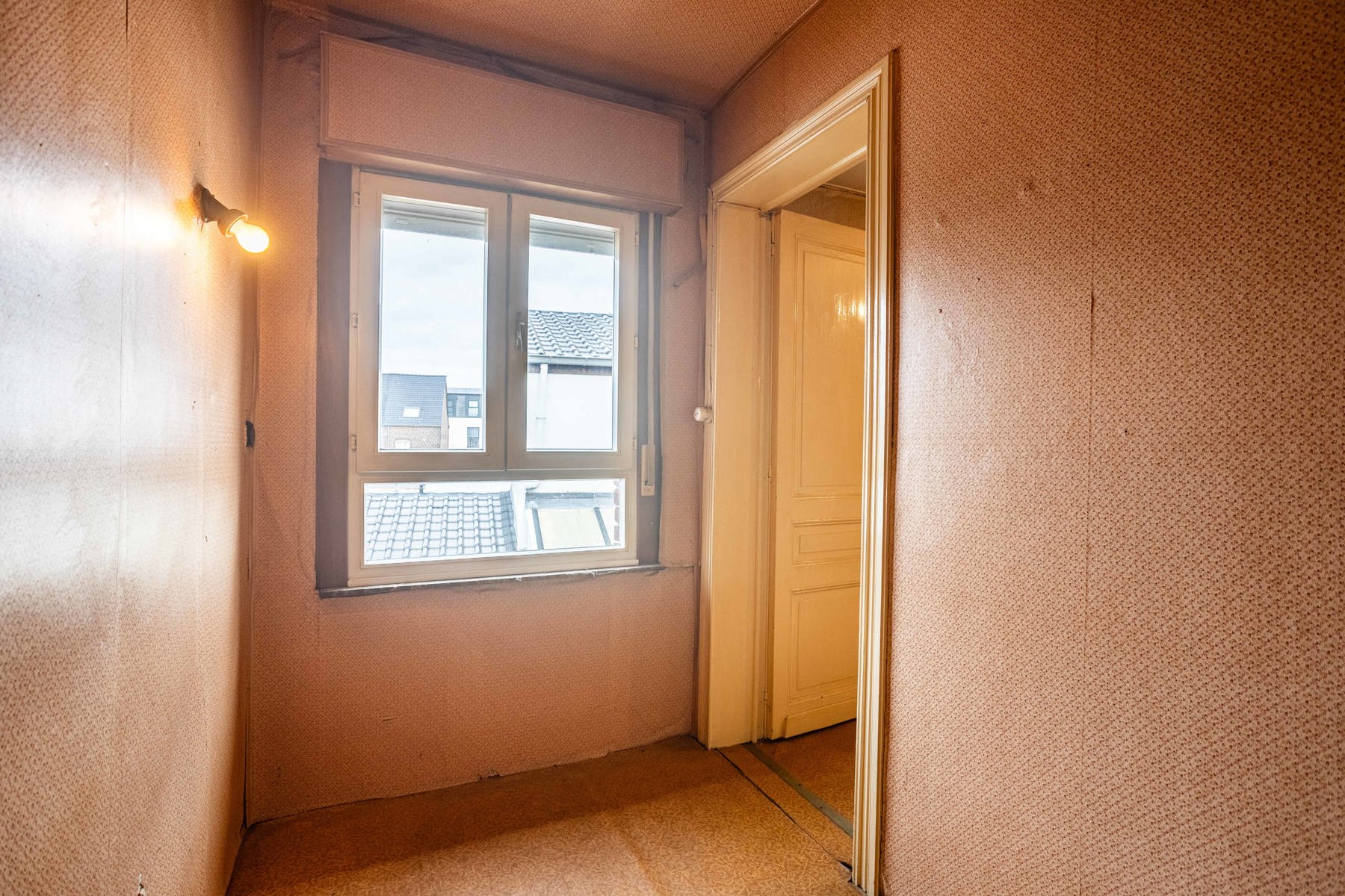 TE RENOVEREN RIJWONING MET TUIN EN GARAGEBOXEN foto 18