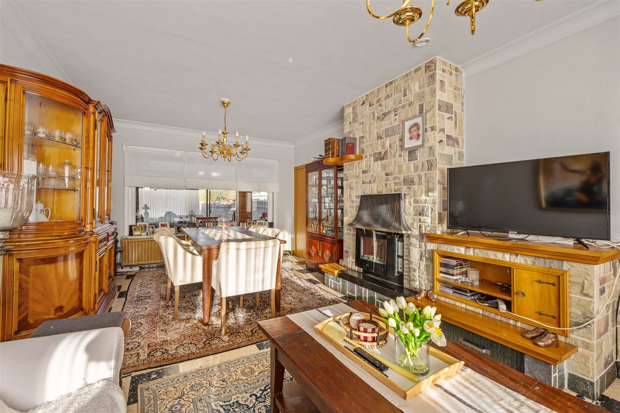 CHARMANTE,DEELS GERENOVEERDE WONING , GEEN RENOVATIEPLICHT !  foto 4