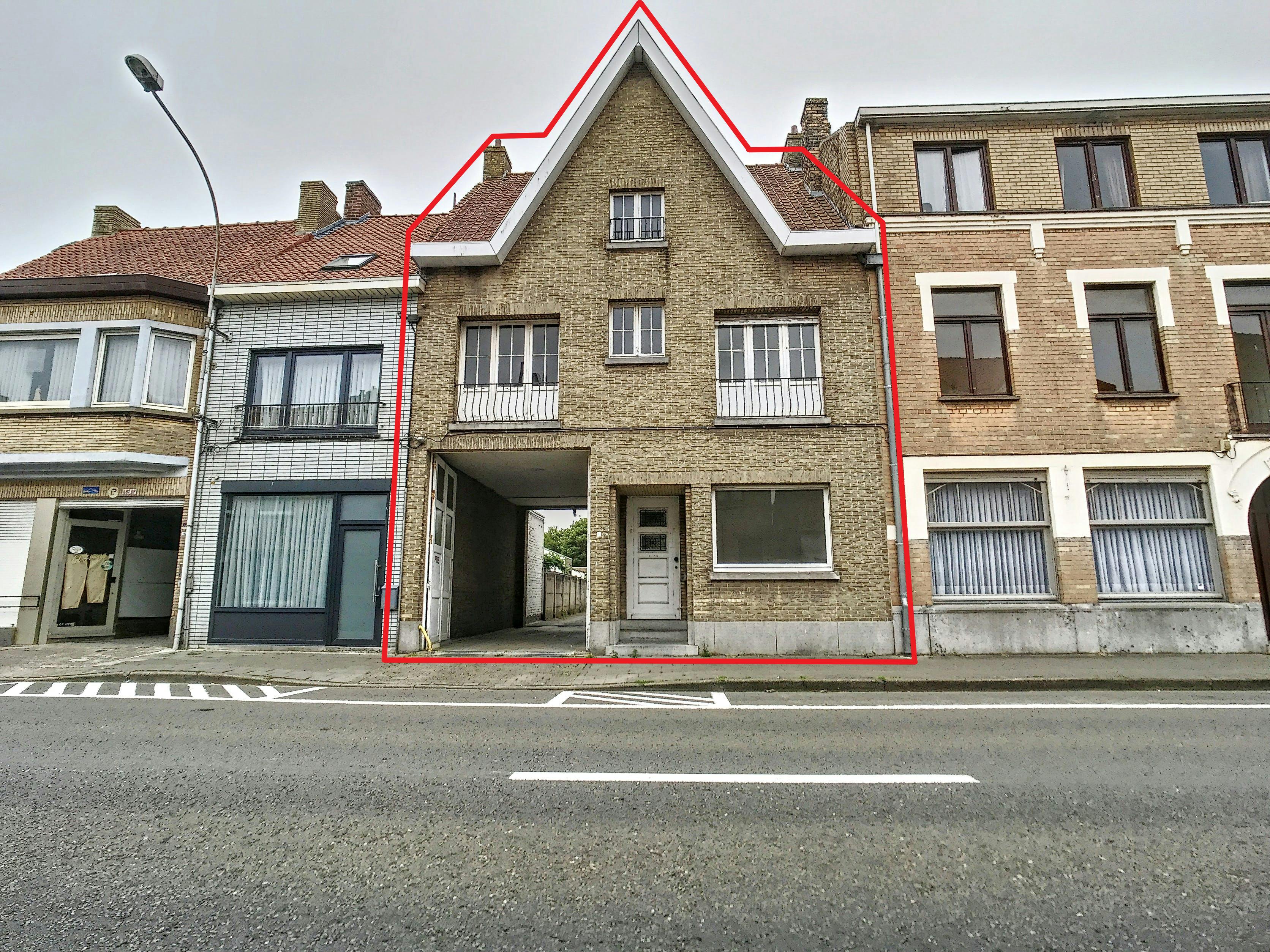 Totaal te renoveren huis vlakbij het centrum in De Panne foto 16