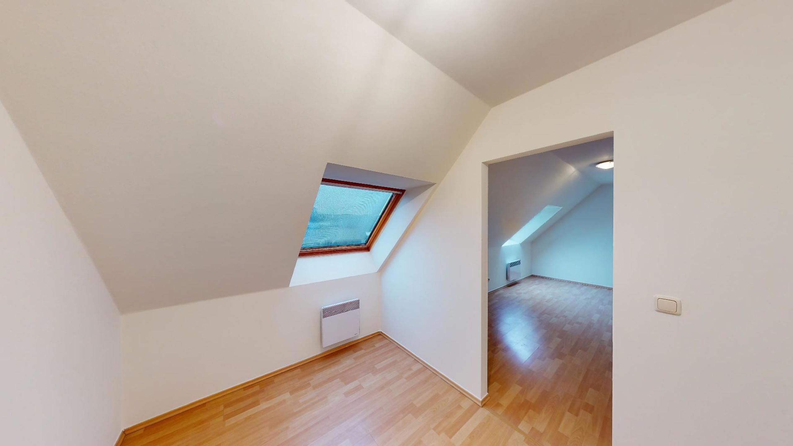 Zeer ruim duplex appartement met lift met  3 slaapkamers! foto 28