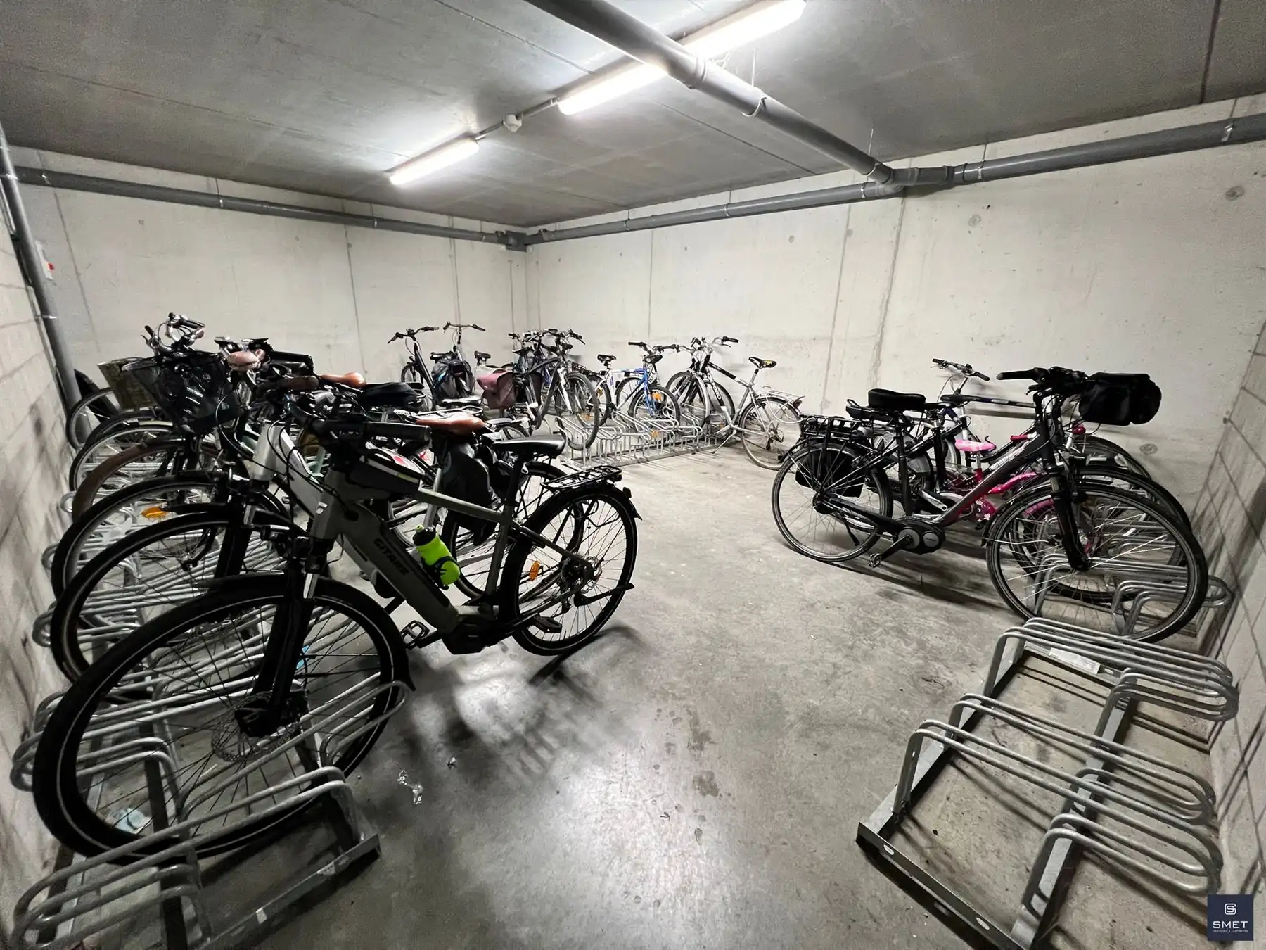 MODERN APPT. MET 2 SPKS, 2 TERRASSEN EN GARAGE foto 26