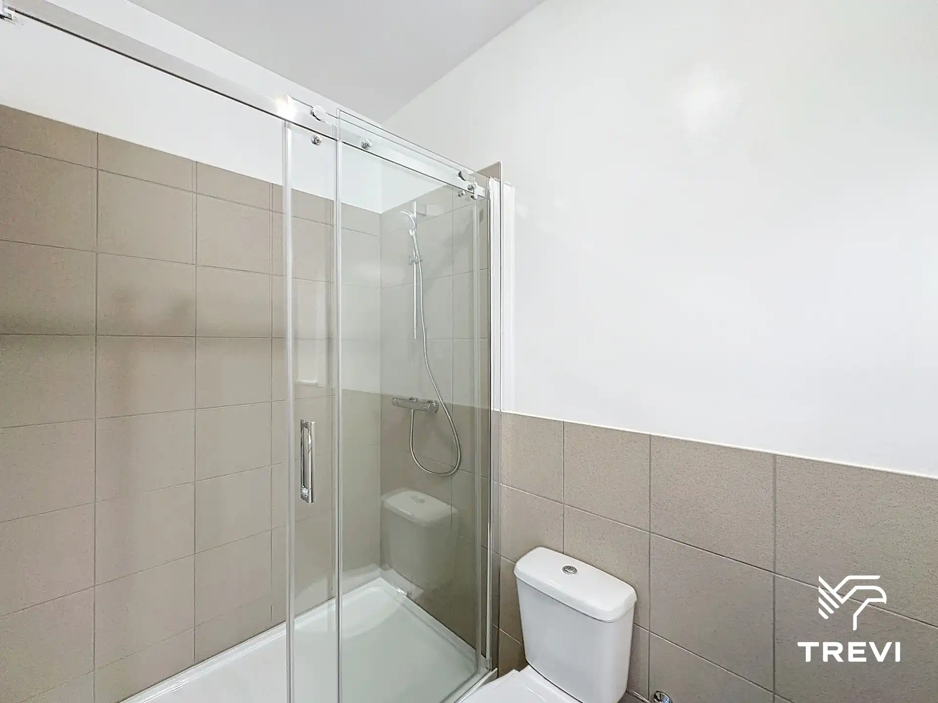 Volledig gerenoveerd appartement met 1 slaapkamer! foto 5