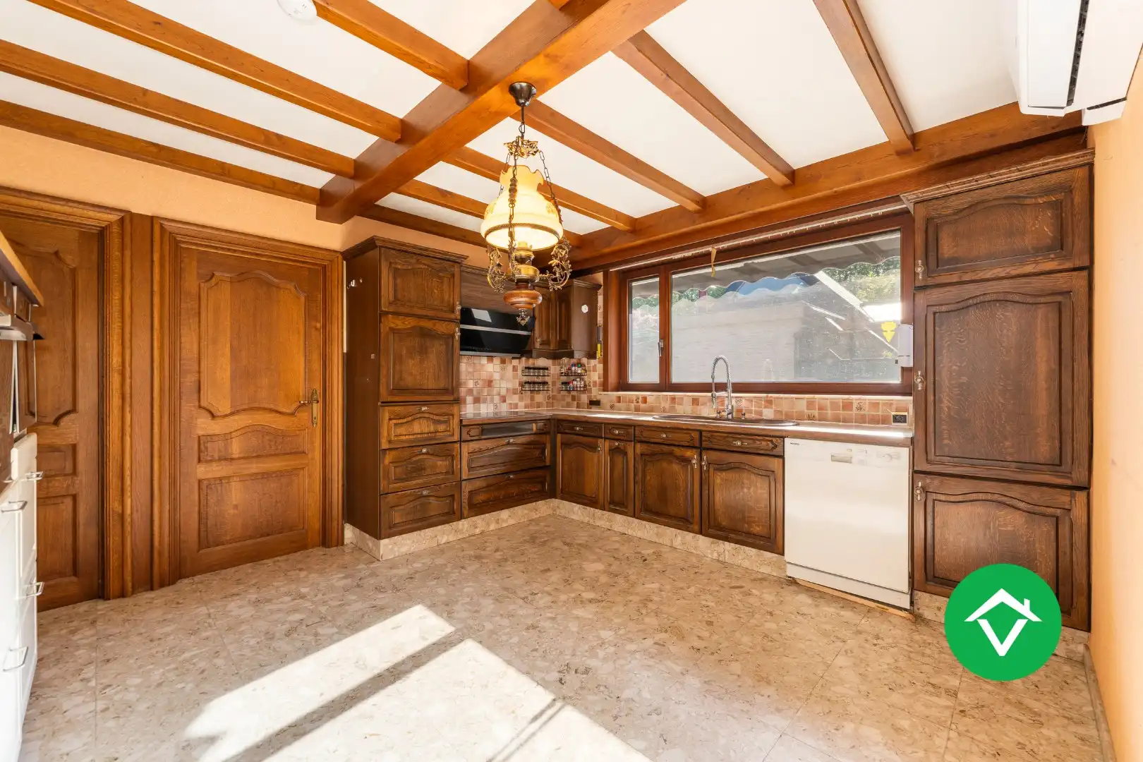 Zeer ruime en instapklare woning met veel mogelijkheden te Eernegem foto 14