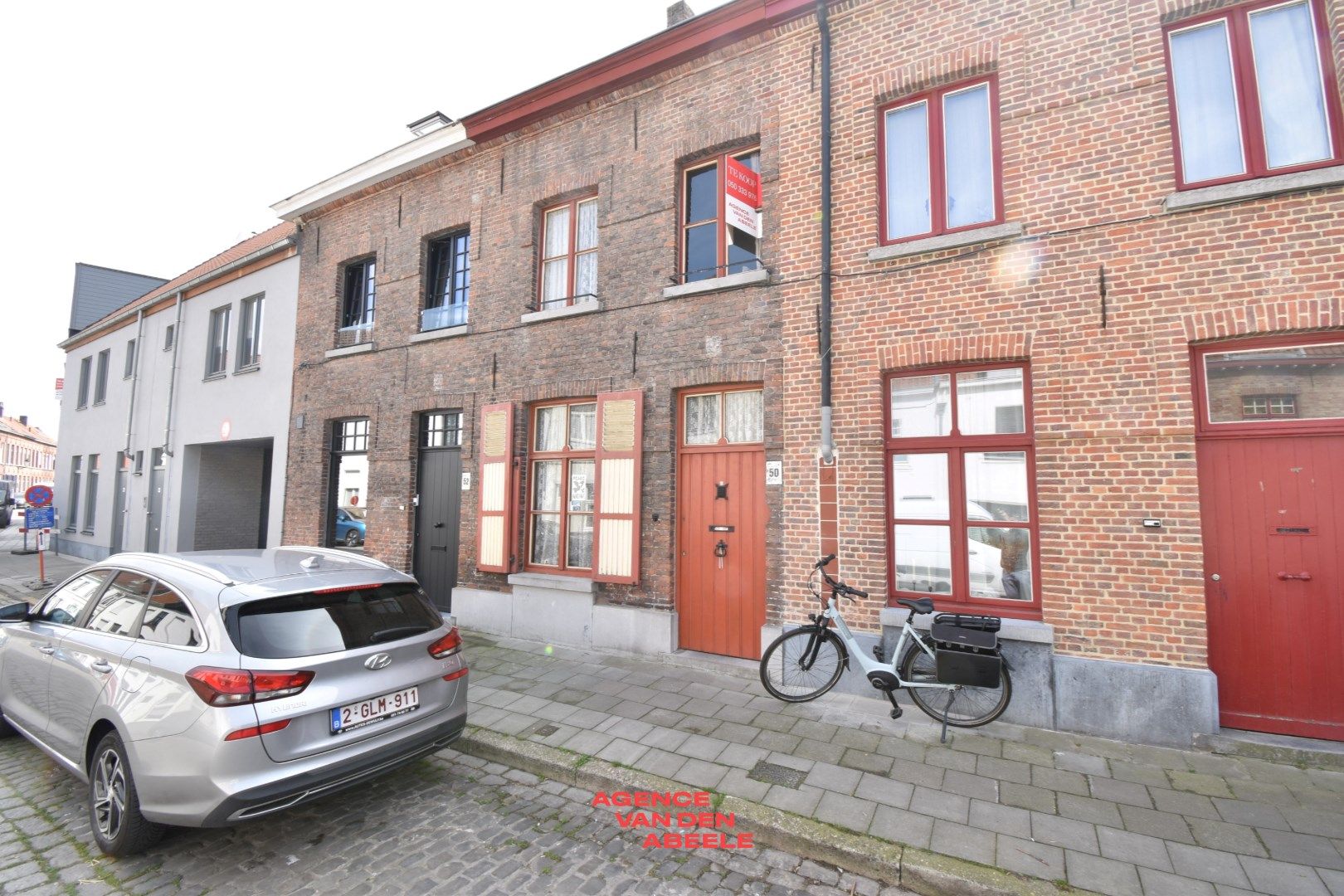 Hoofdfoto van de publicatie: Te renoveren Brugse rijwoning met ruime tuin