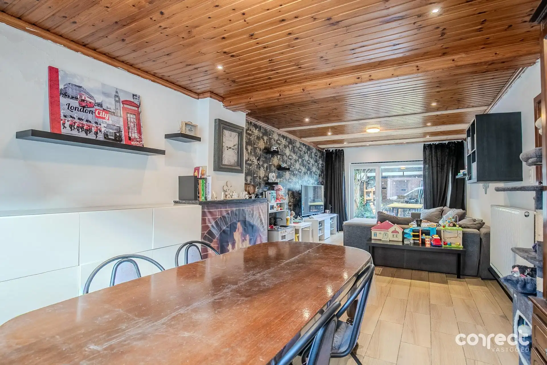Gezinswoning met 3 slaapkamers en garage. foto 3