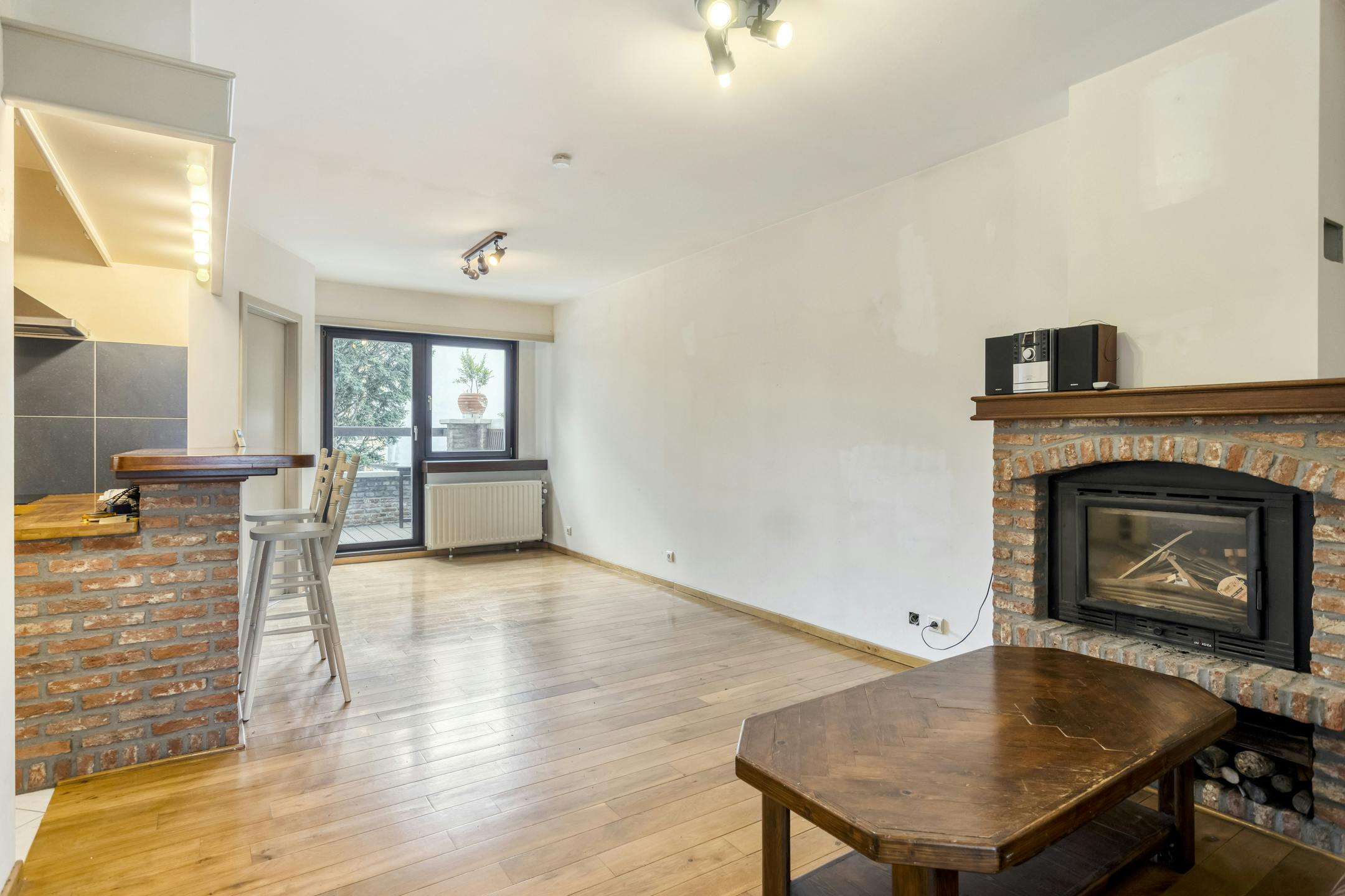 Opbrengsteigendom met garage en 3 appartementen te koop foto 4