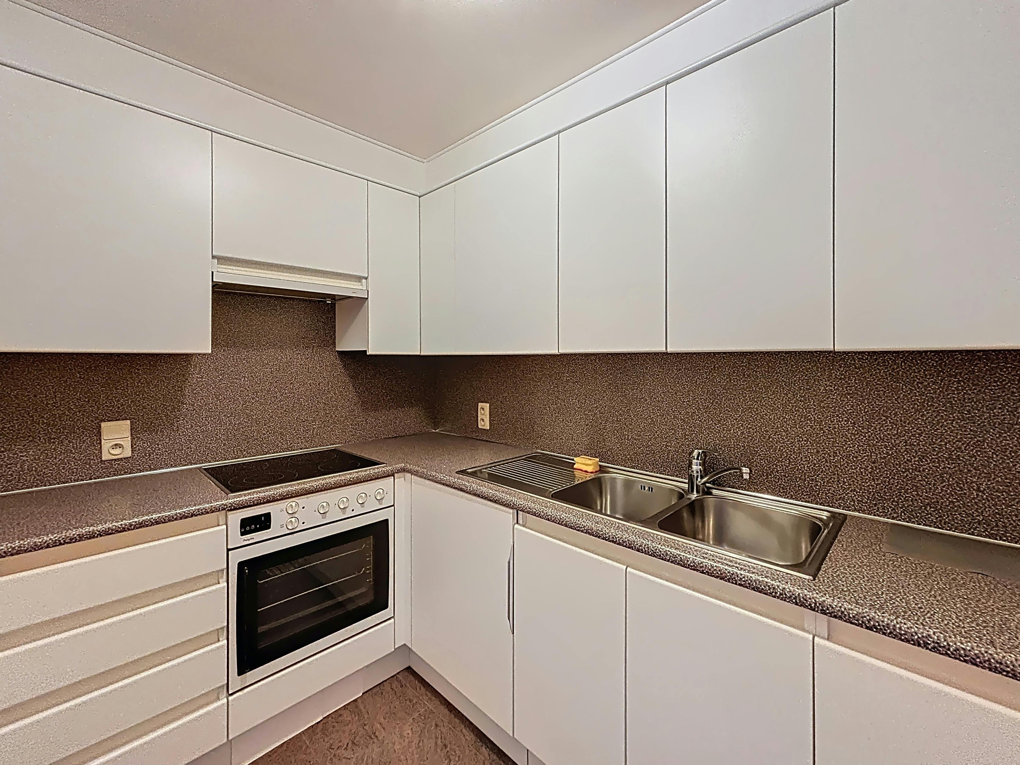 Instapklaar appartement met 3 slaapkamers en garagebox op de markt van Eeklo foto 7