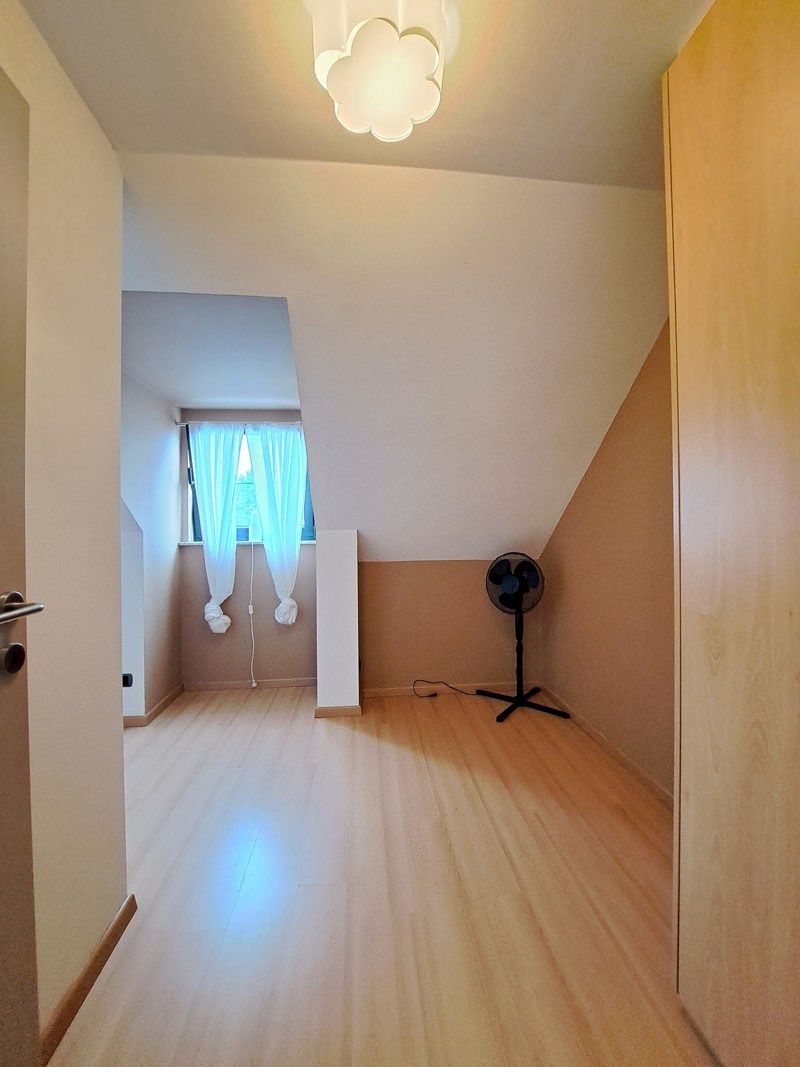 Eigentijdse driegevelwoning te Oudsbergen foto 13