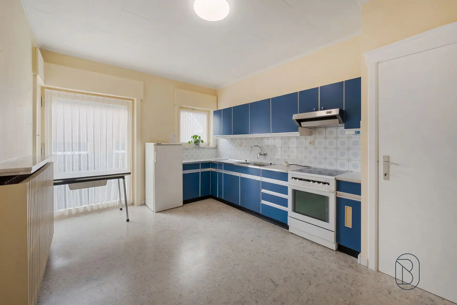 Ruime woning met tuin en dubbele garage in Vichte foto 5