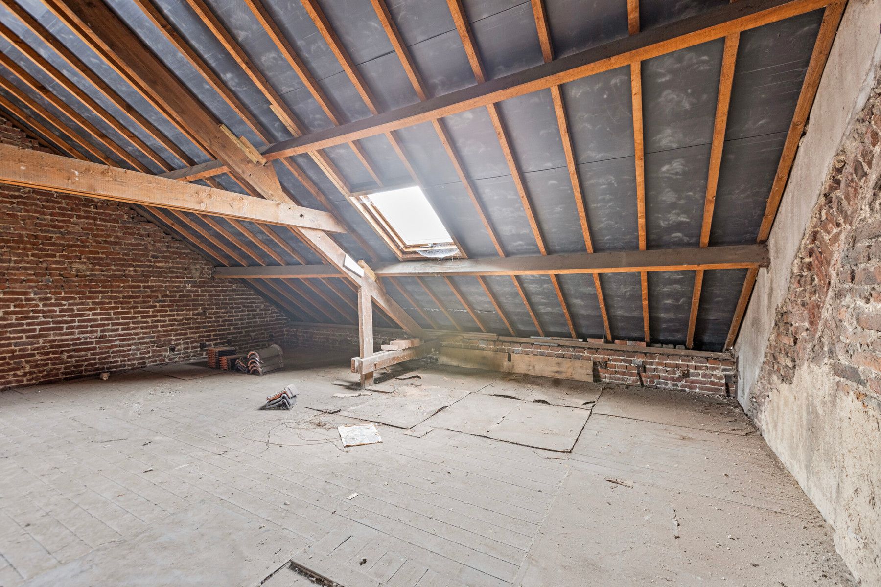 Handelszaak en ruime woning (4 slpk.) in hartje Maaseik.  foto 34