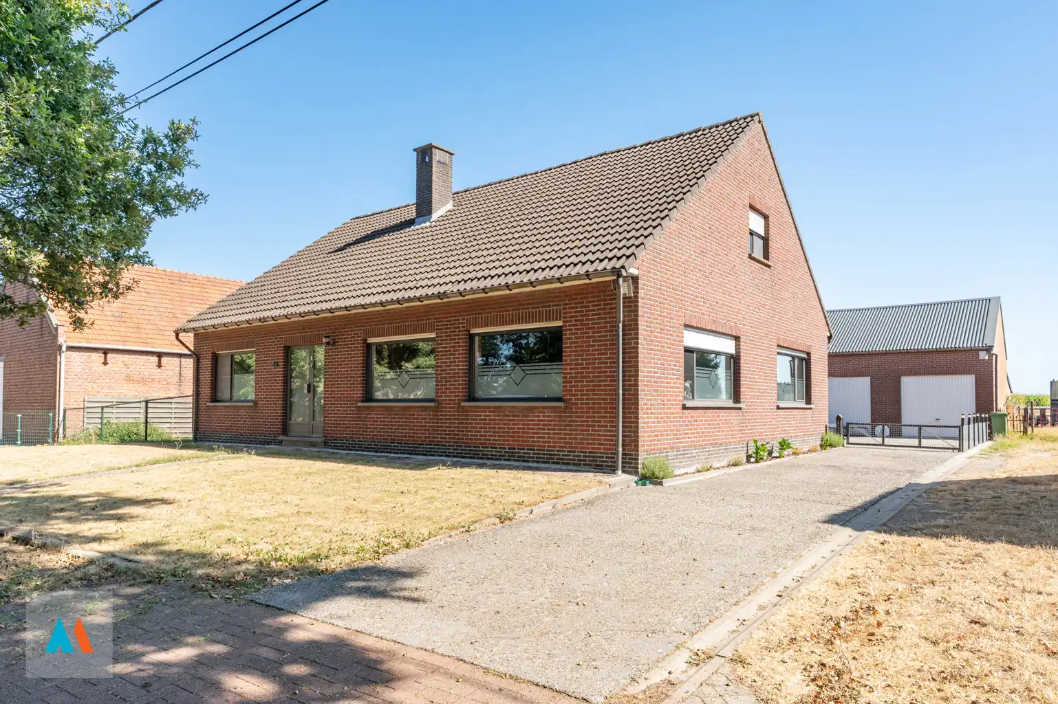 Hoofdfoto van de publicatie: Vrijstaande ééngezinswoning met weiland