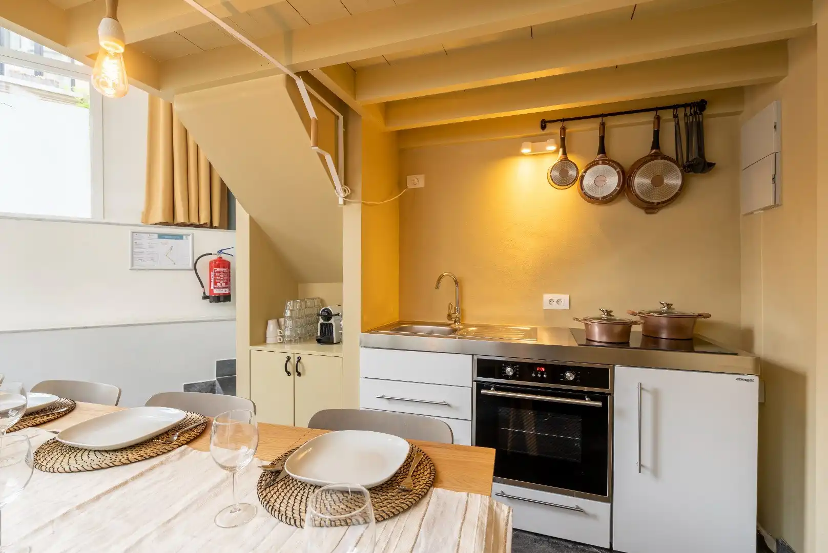 Iconisch hoekgebouw met met uitzonderlijk potentieel foto 8