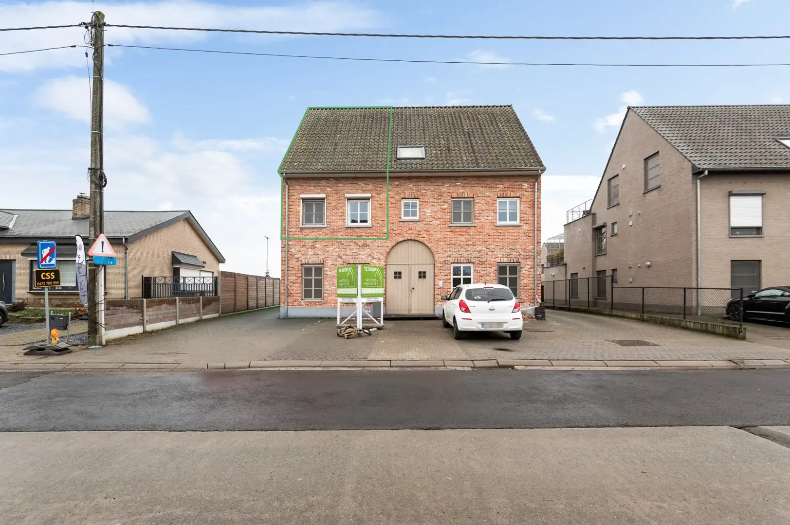 Instapklare duplex met 3 slpkmrs, terras, staanplaats en carport in Hulshout foto {{pictureIndex}}