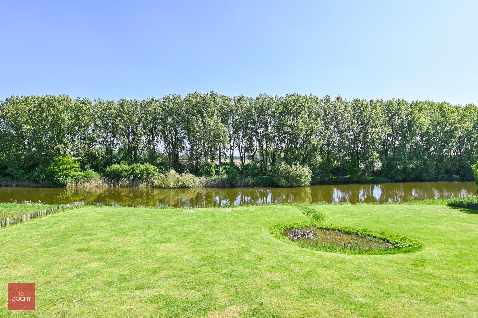 Uniek gelegen luxe-villa (palend aan oude leiearm) foto 15