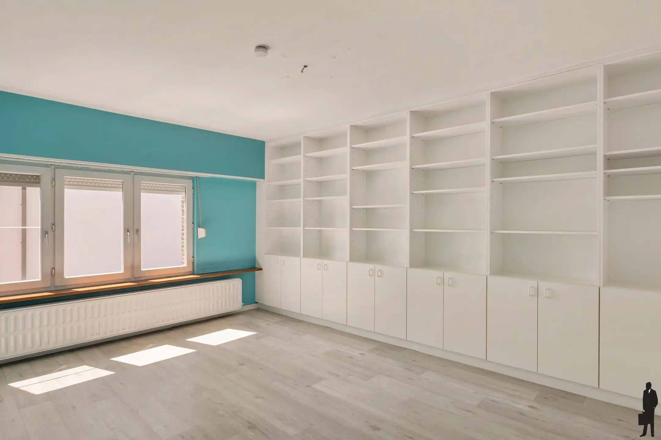 Rustig gelegen ruime gezinswoning met maar liefst 7 slaapkamers, meerdere garages en tal van praktische troeven. foto 17