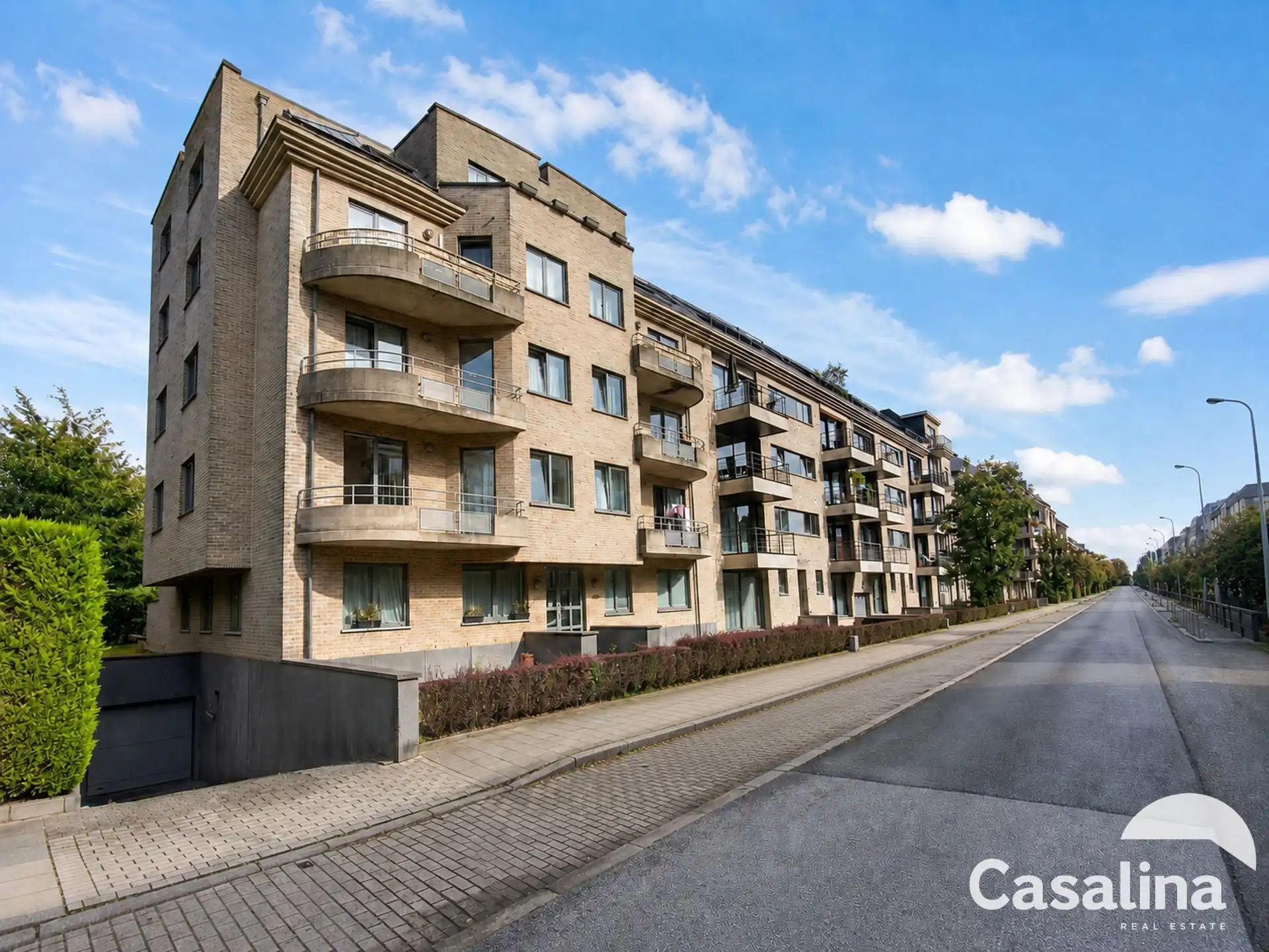 Aan de grens van WOLUWE, 2 slaapkamer appartement met terras foto 9