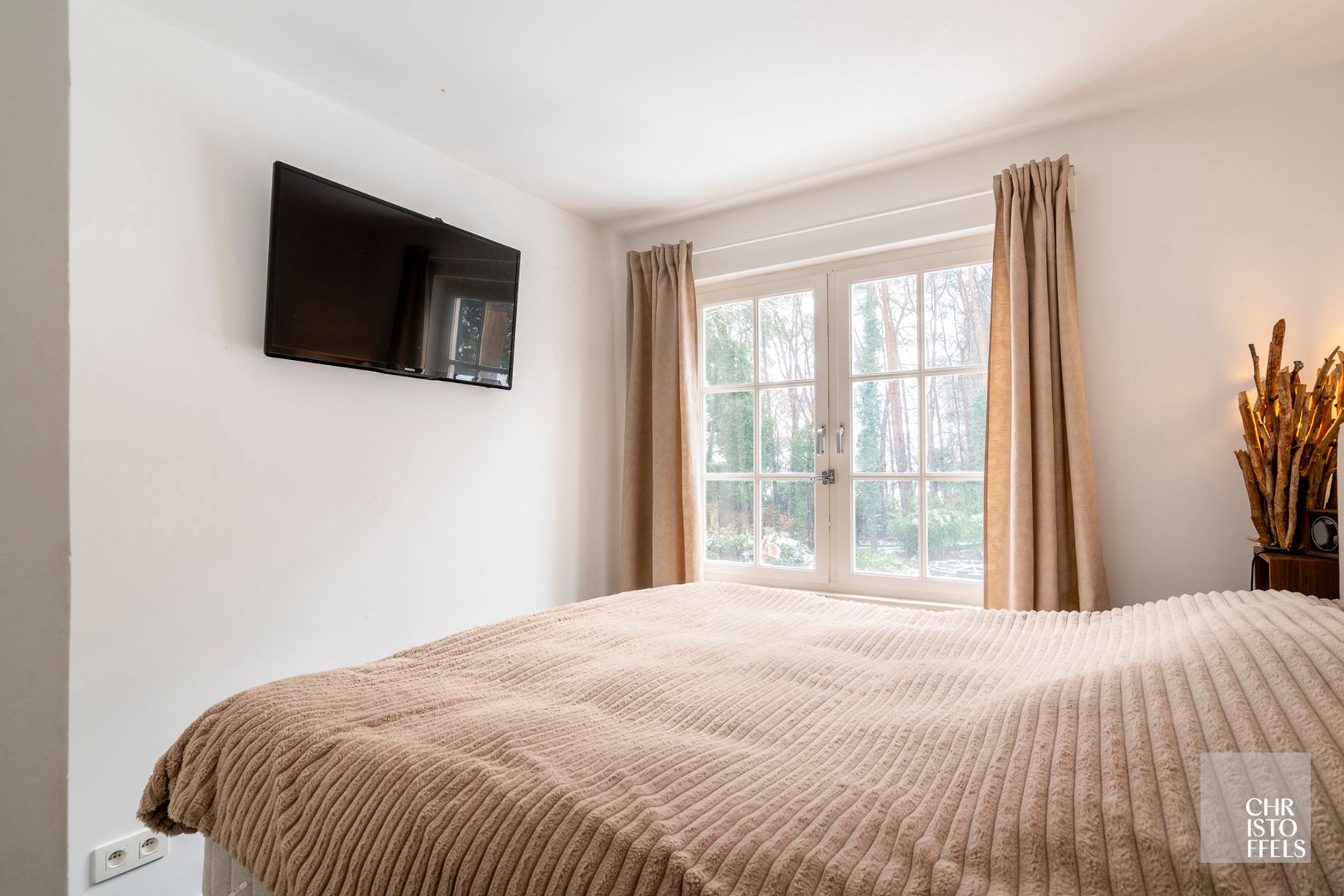 Charmante  op te frissen villa met oprijlaan, verscholen in het groen op een perceel van 1.694m² foto 10
