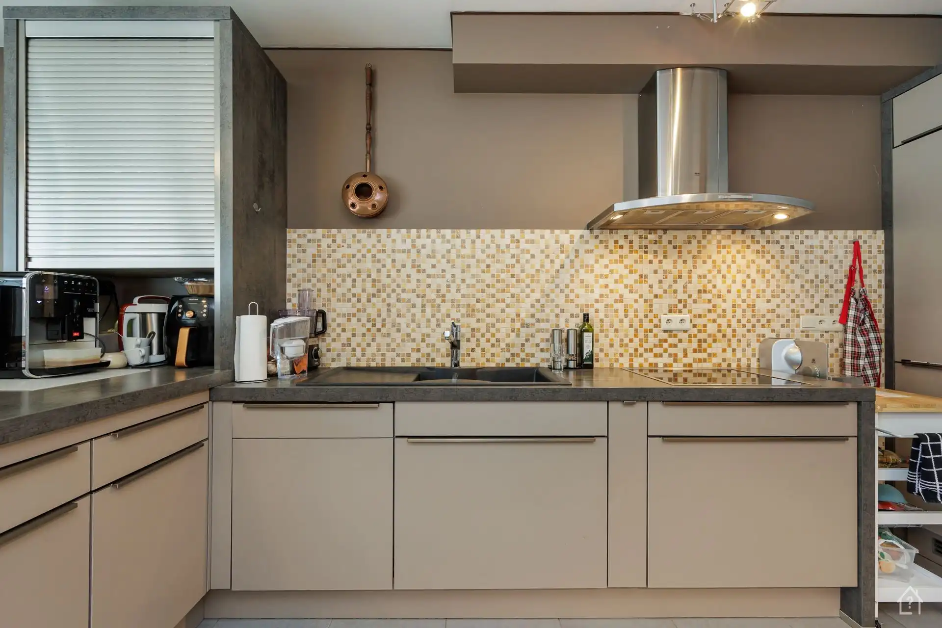 Gelijkvloers 3 Slaapkamer Appartement met parkeerplaats foto 9