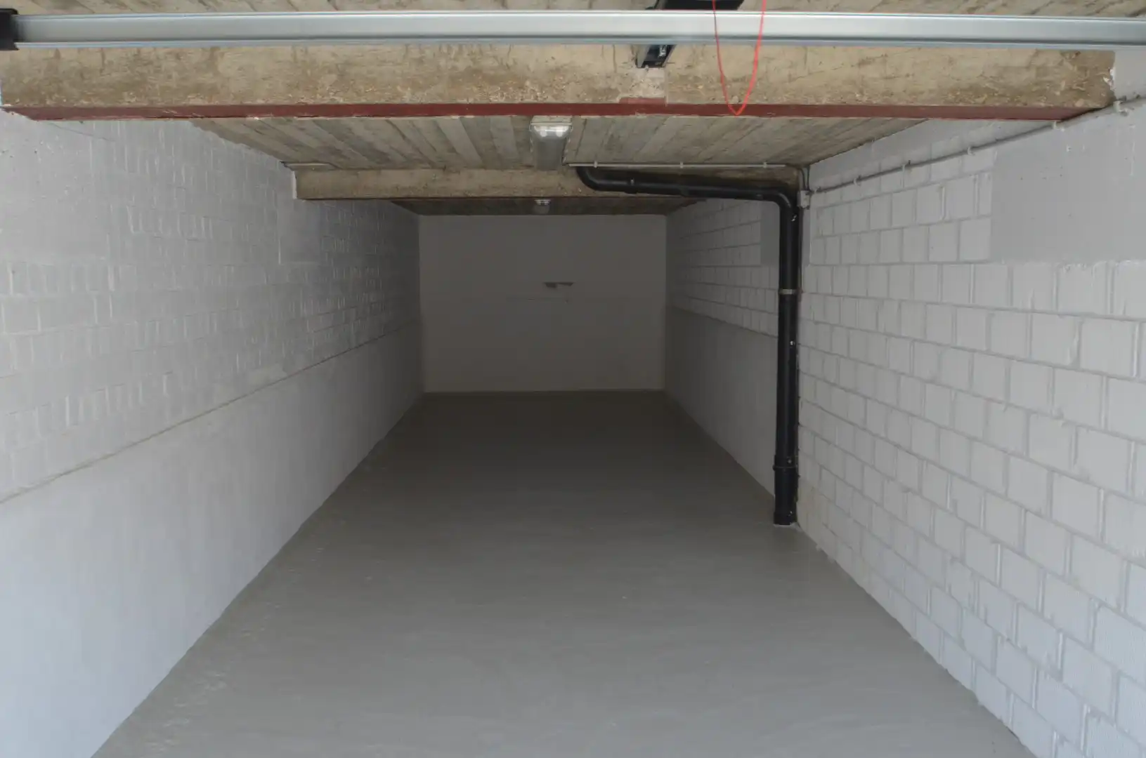 Vlot bereikbare ruime garagebox foto 6