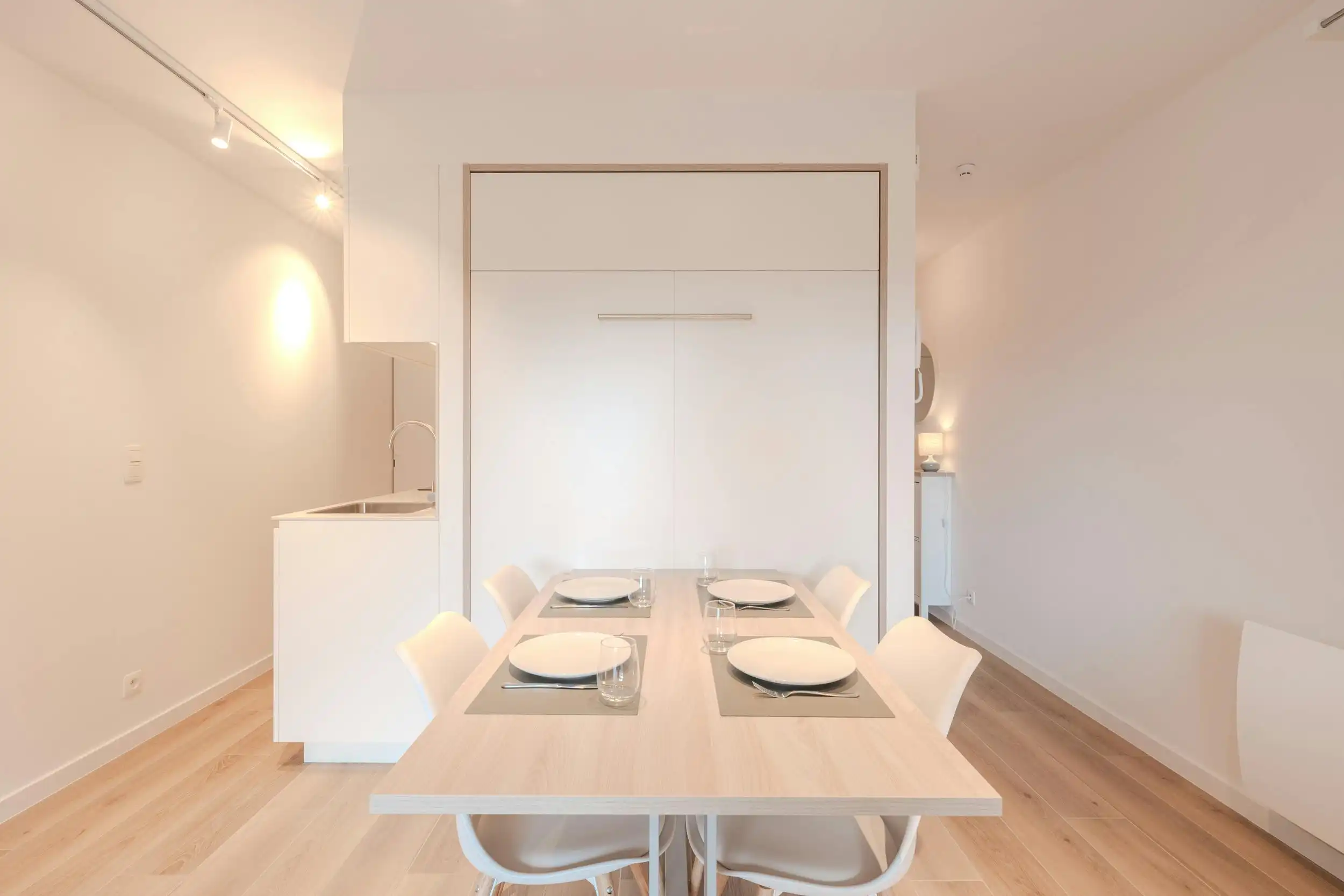 Exclusief gerenoveerde studio met zuidgericht terras foto 12