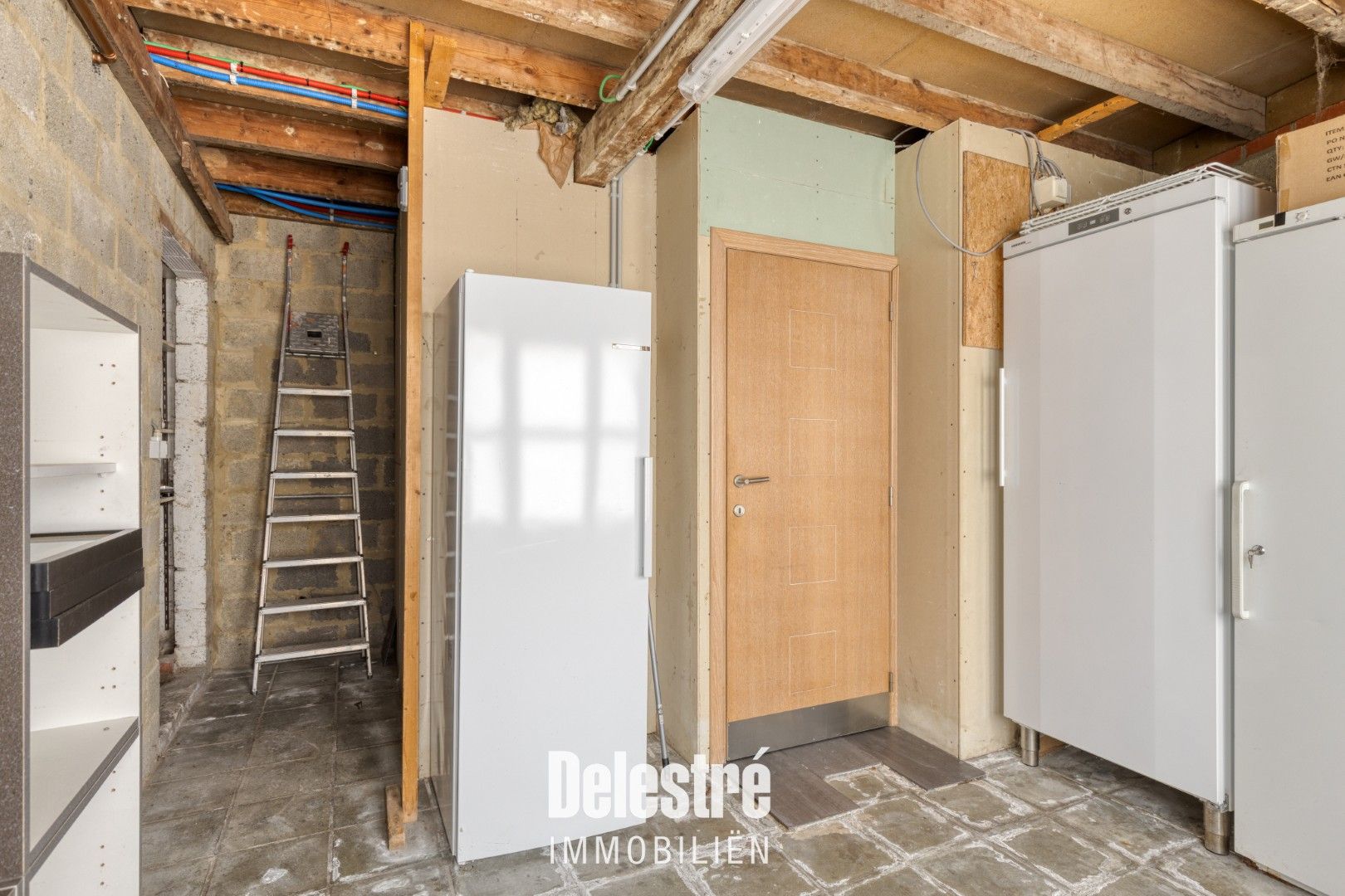 SOLIDE GEBOUW MET UITZONDERLIJKE OPP. 441 M2 foto 24