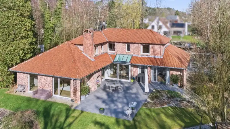 Exclusief gelegen villa van 345m² op 30 are met grote vijver foto 29