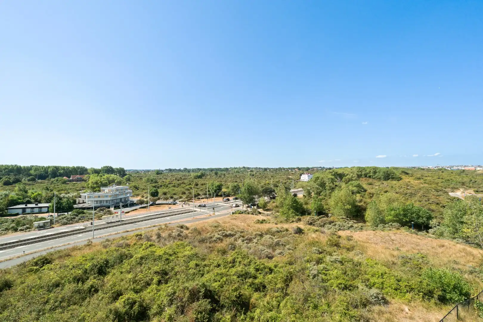 Exclusieve penthouse met zicht op duinen en zee  foto 13