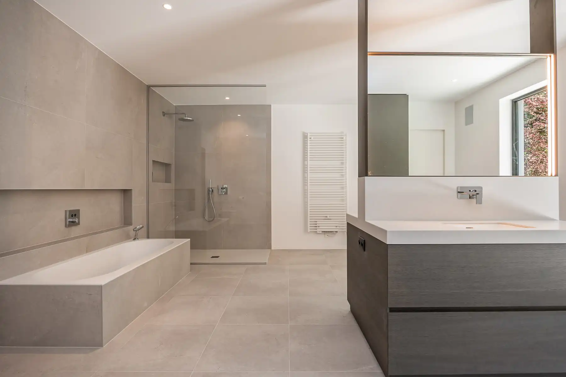 MODERNE DESIGNVILLA OP TOPLOCATIE foto 17