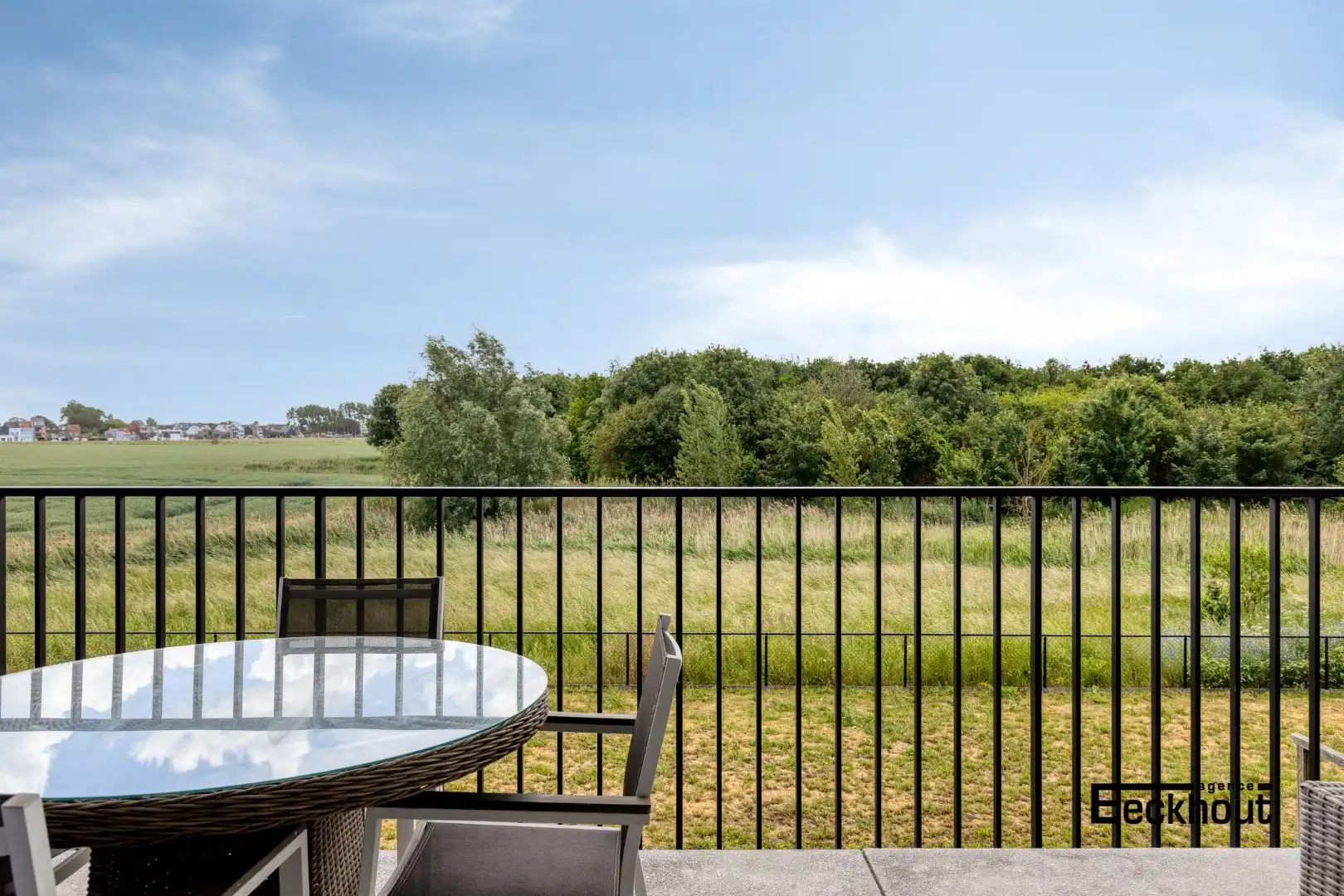 Modern 2-slaapkamer appartement met open zicht op groen foto 4