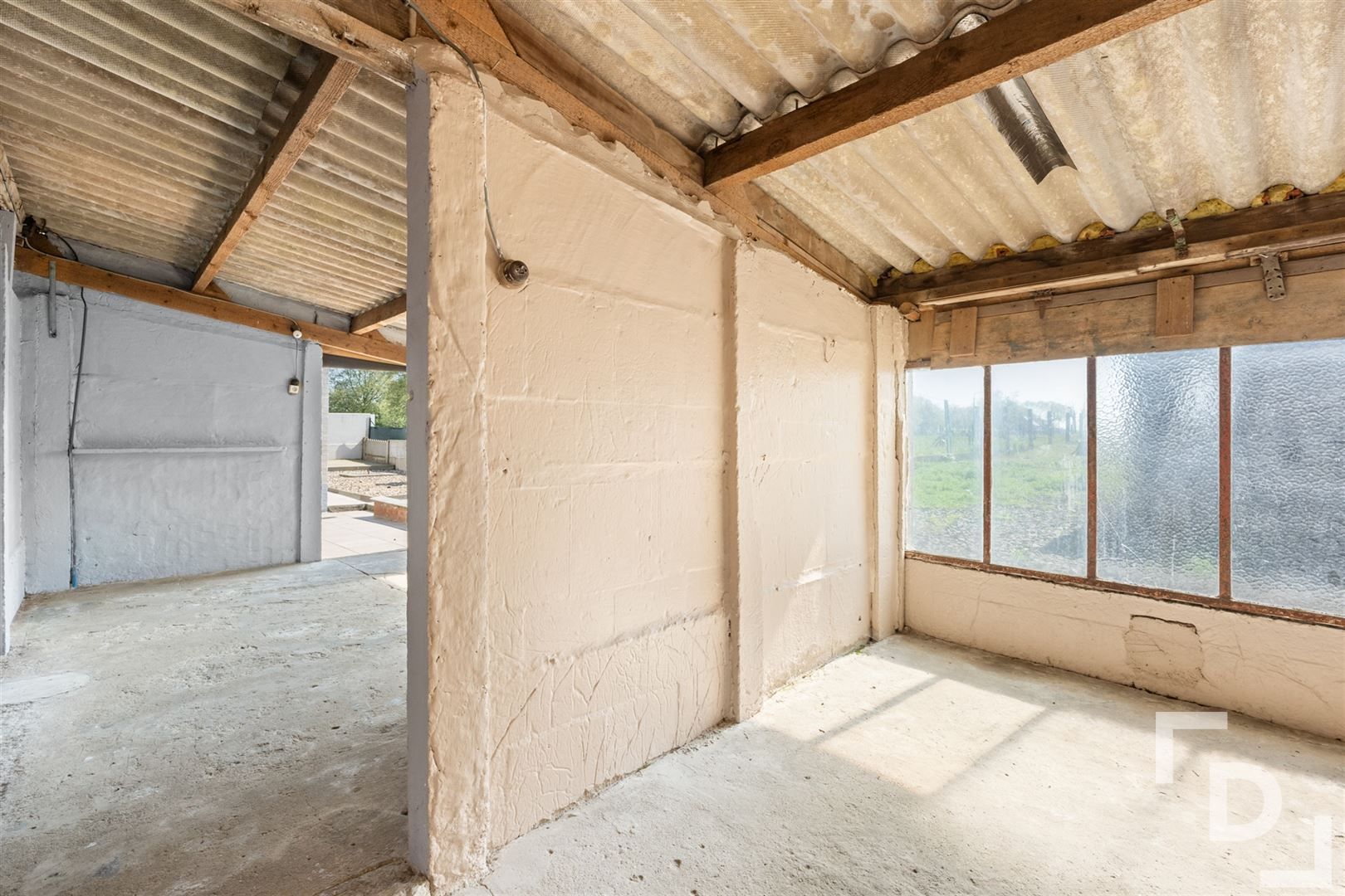 Vrijstaande woning op ruim perceel te koop te Vlamertinge. foto 32