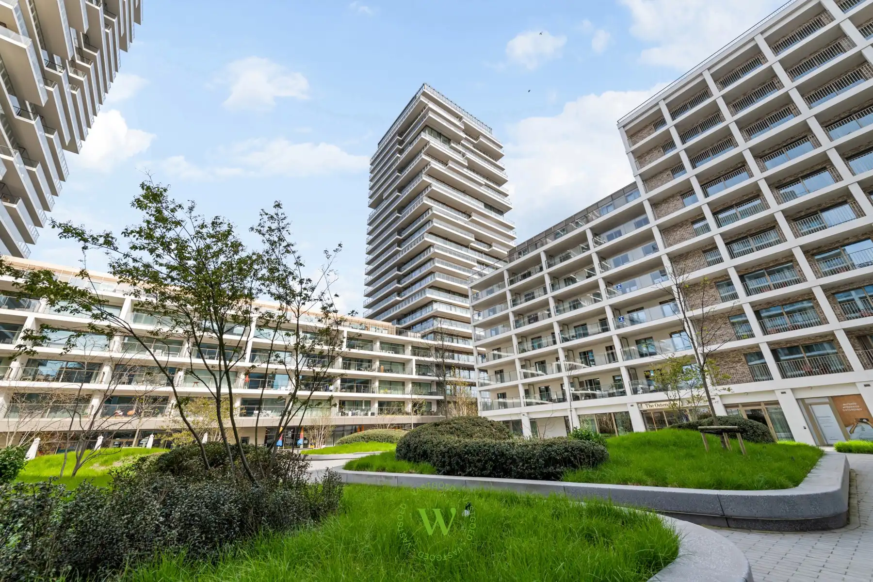 Sky Tower 2 — Laatste hoekapp op 9de verd met Z-W oriëntatie foto {{pictureIndex}}