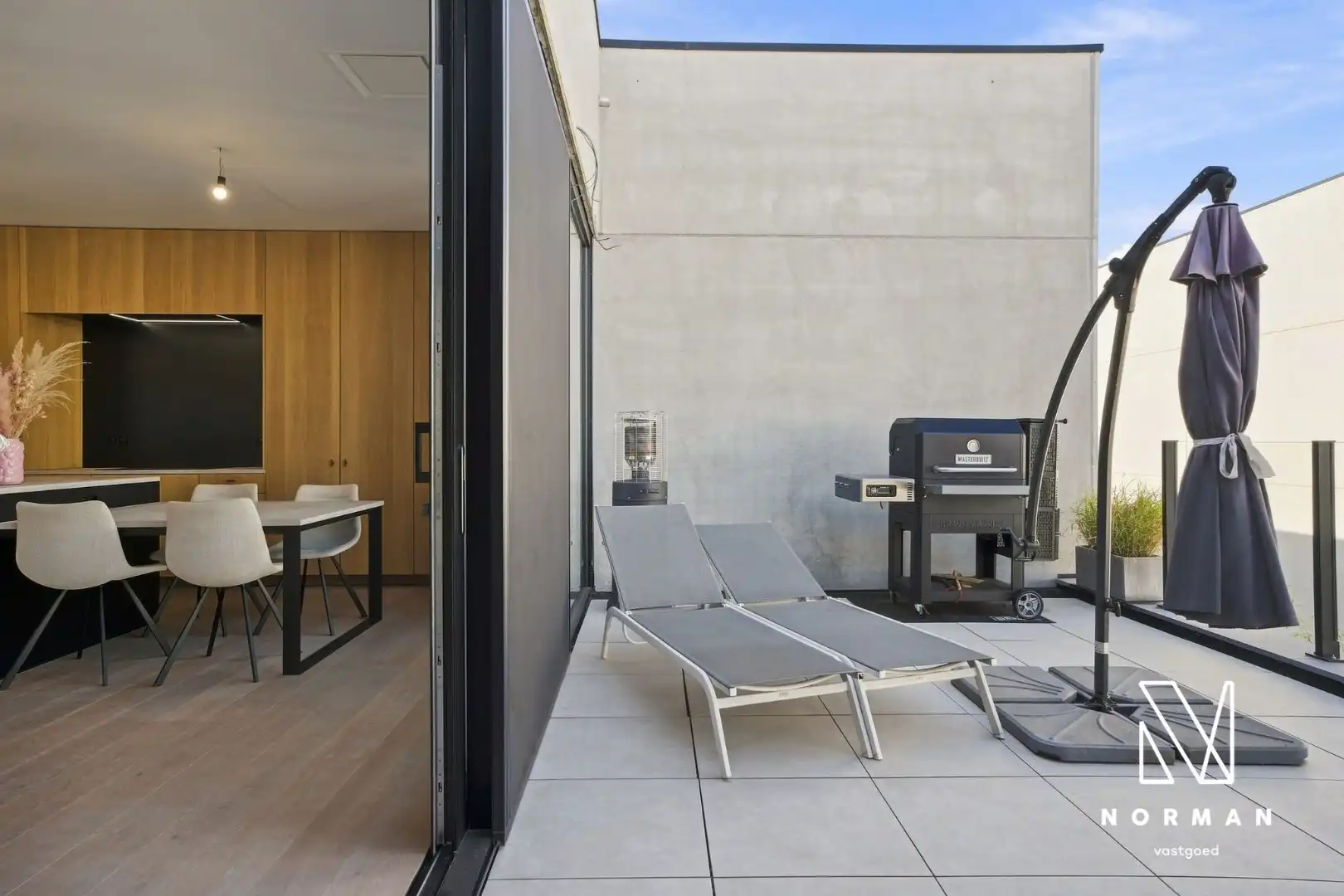 Bedrijfswoning op 1186 m² met luxueuze woonst. foto 26