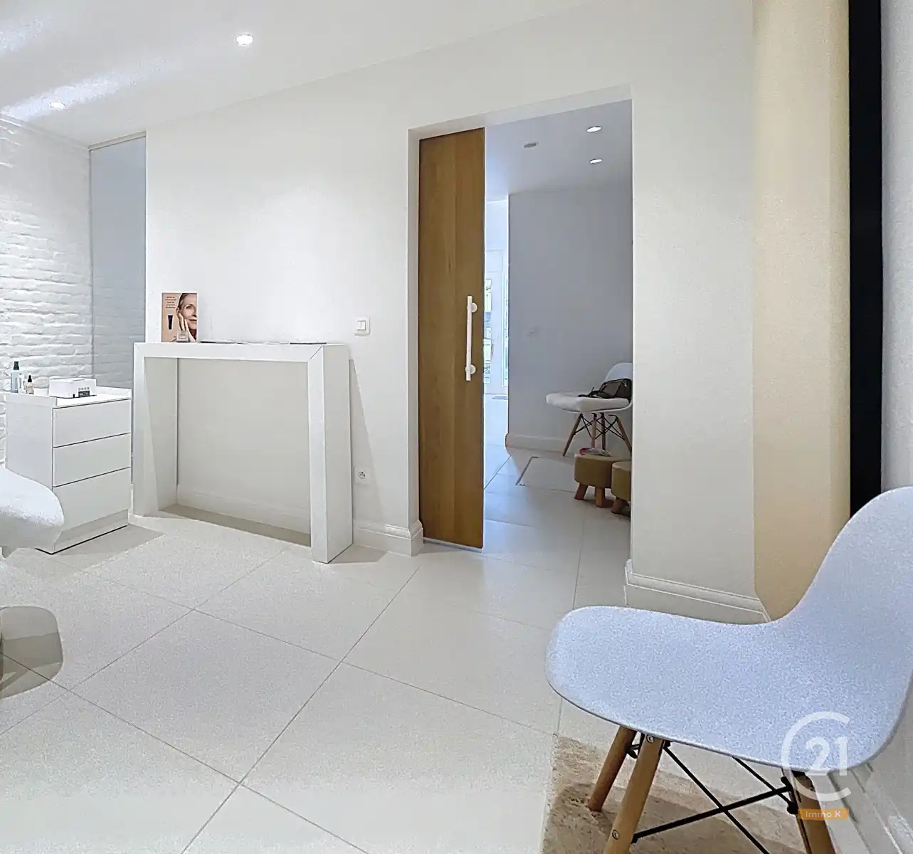 Instapklaar handelspand op toplocatie in bruisend centrum foto 8