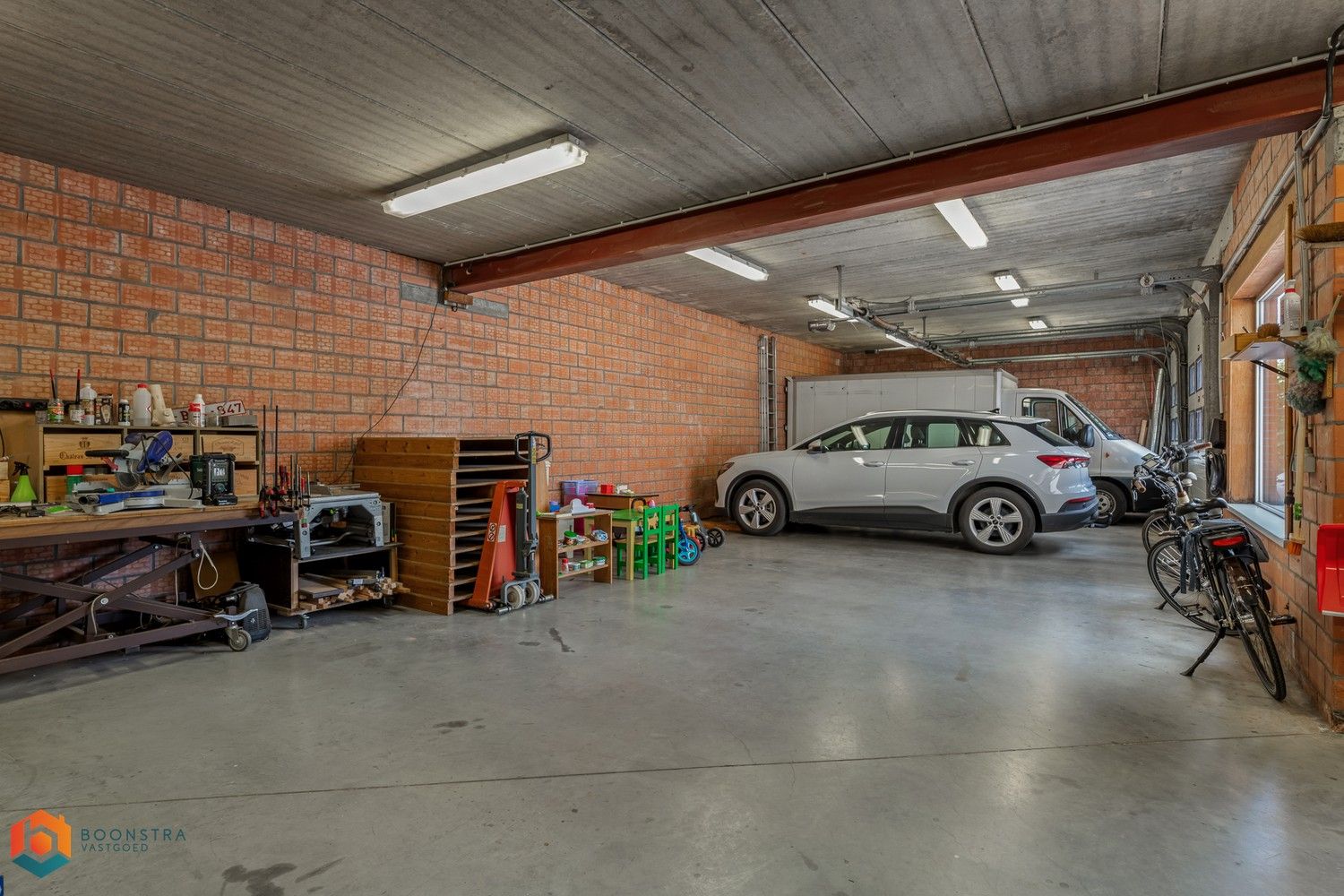 Handelsgelijkvloers met garage & woonst op toplocatie foto 11