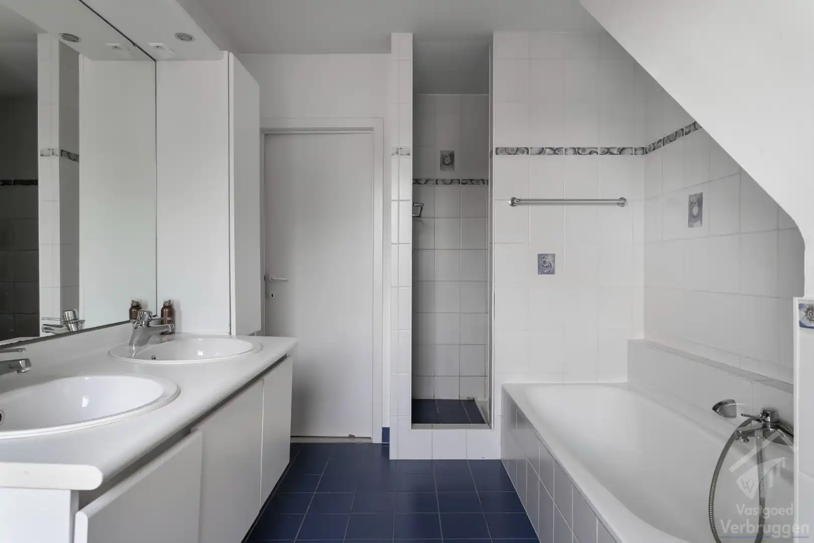 Instapklare moderne woning met 3 slaapkamers, bureau en dubbele garage foto 18