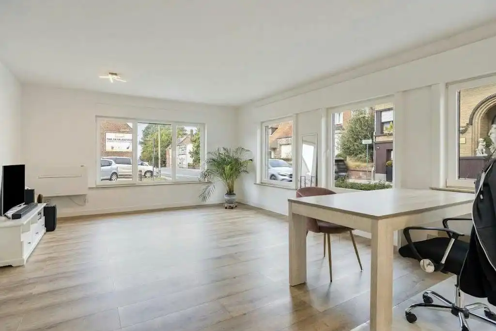 Instapklaar appartement met 2 kamers te koop in Anzegem foto 2