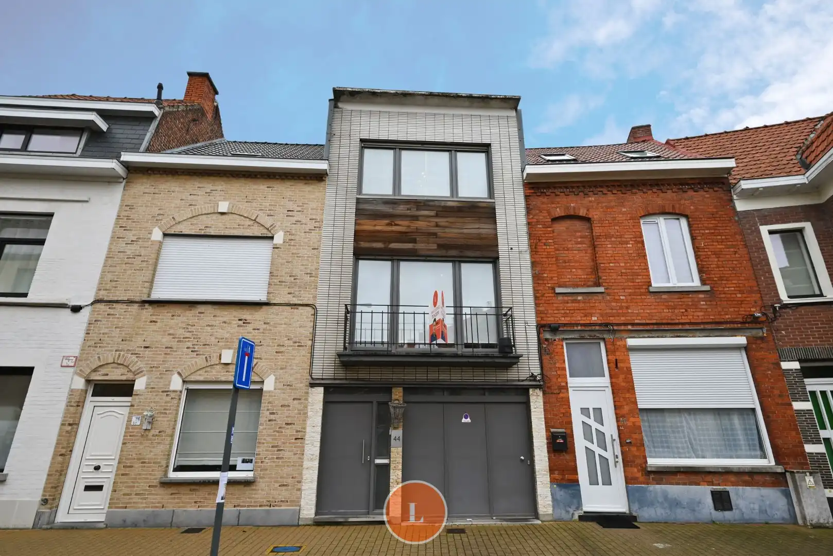 Instapklare Bel-etagewoning in Menen. ​​​​​​​ foto {{pictureIndex}}