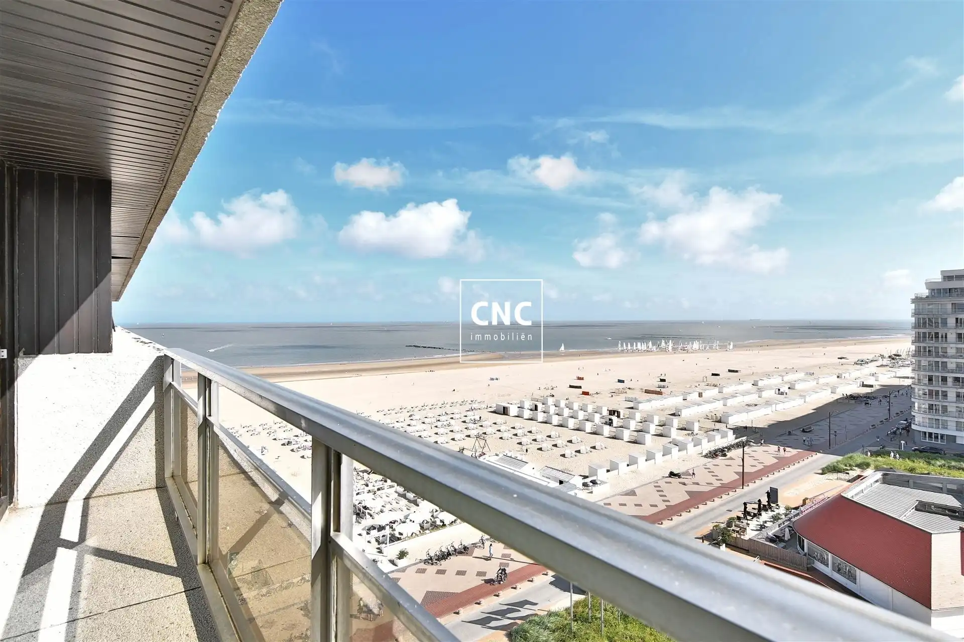 Studio met panoramisch zeezicht en zonneterras in Duinbergen foto {{pictureIndex}}