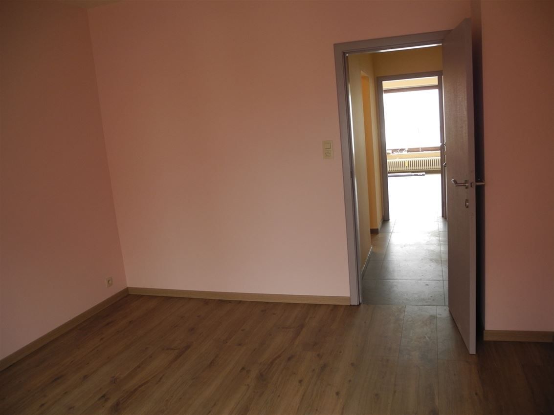 Opbrengsteigendom (handel & 4 app) op toplocatie foto 55