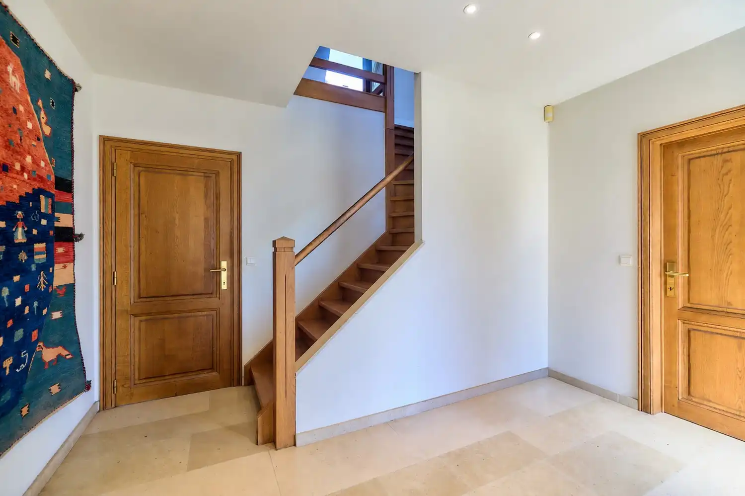 Ruime en degelijk gebouwde villa op groen perceel van 1318m² met zicht op de velden foto 2