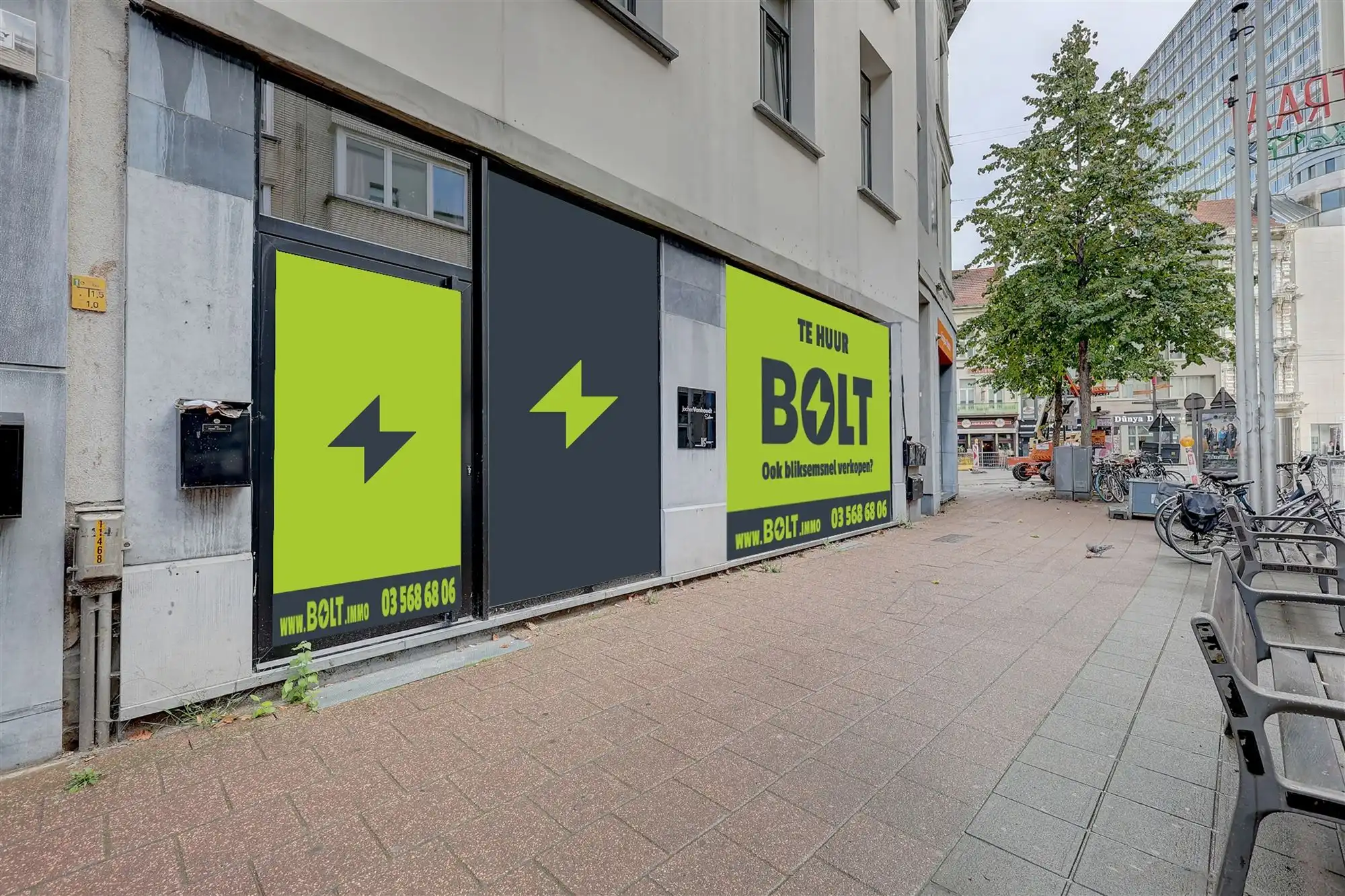 Handelspand op uitstekende ligging in de Jezusstraat te huur foto 2