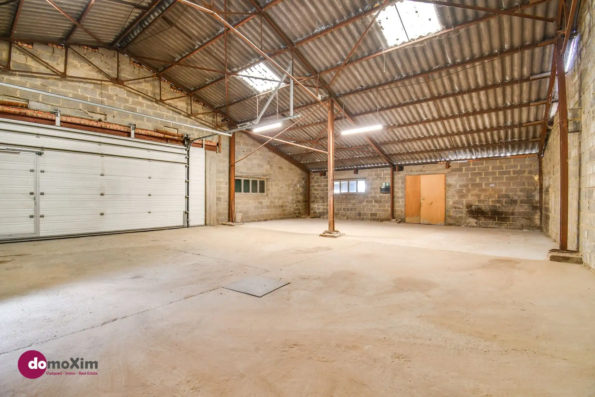 Gerenoveerde woning met loods, stallen en serre op een terrein van 32 are foto 18
