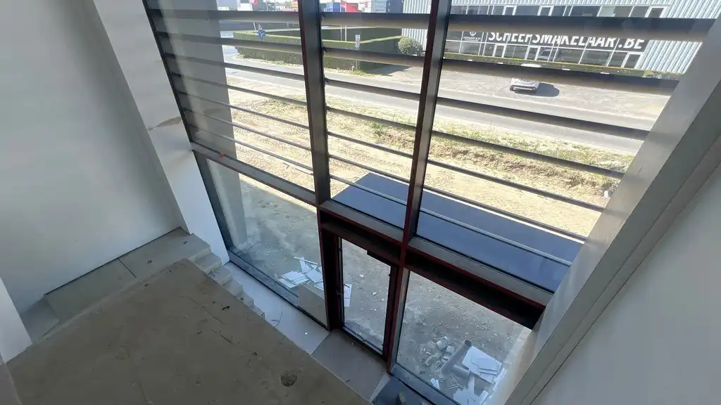 Nieuwbouw magazijn met kantoor te huur in Durmakker Evergem foto 17