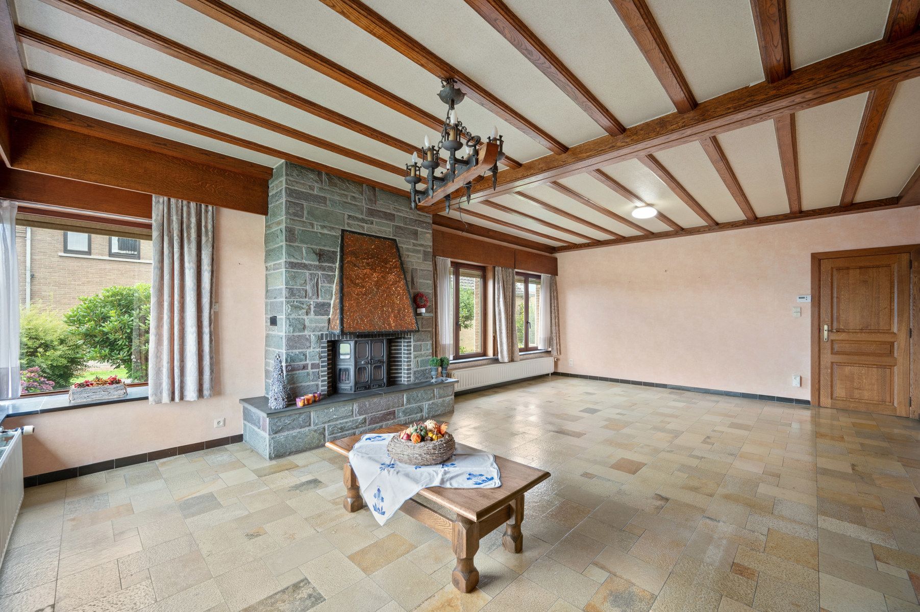 Ruime bungalow met prachtige tuin en talrijke mogelijkheden foto 6