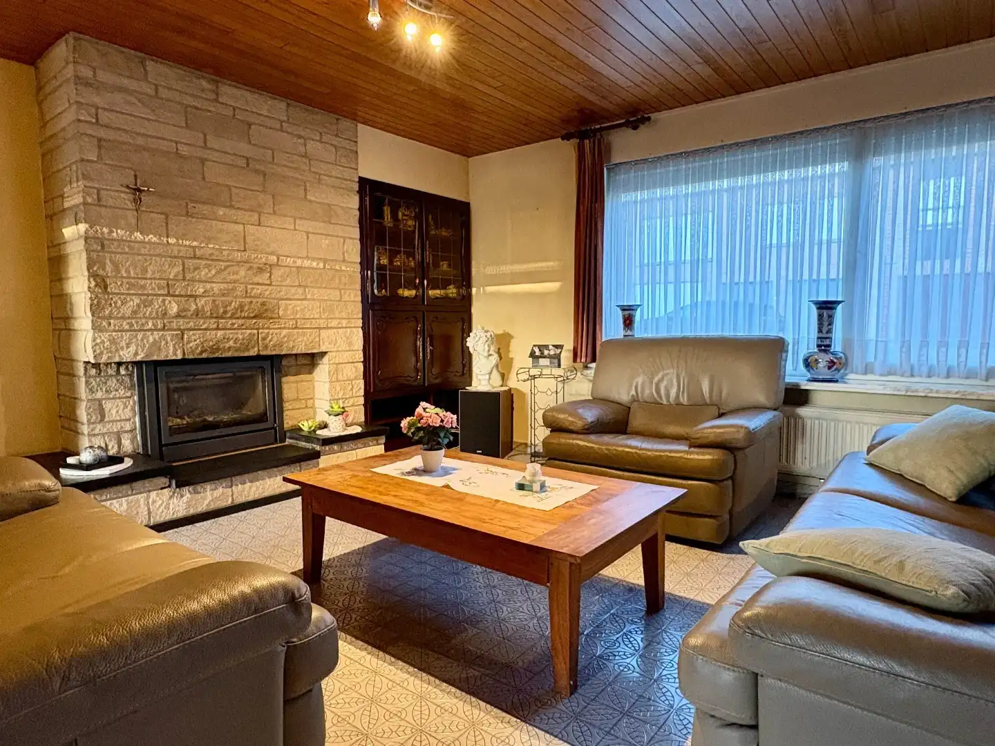 Grote hoekwoning te koop in de Bosmolens te Izegem met 3 slaapkamers, ruime tuin en een zolder met veel mogelijkheden. foto 3