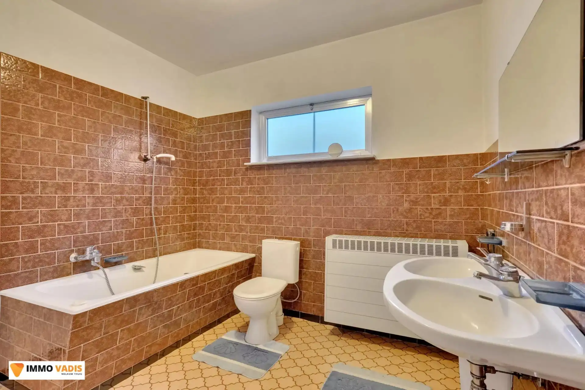 Ruime open bebouwing met 4 slaapkamers in rustige omgeving foto 12